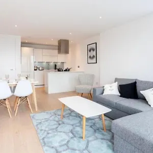 https://stunning-2-bed-apartment-canary-wharf.cambridgehotelsuk.com